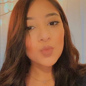 Meet your Posher, Angie